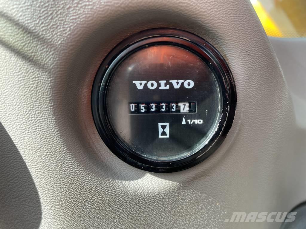 Volvo ECR 235 Kāpurķēžu ekskavatori