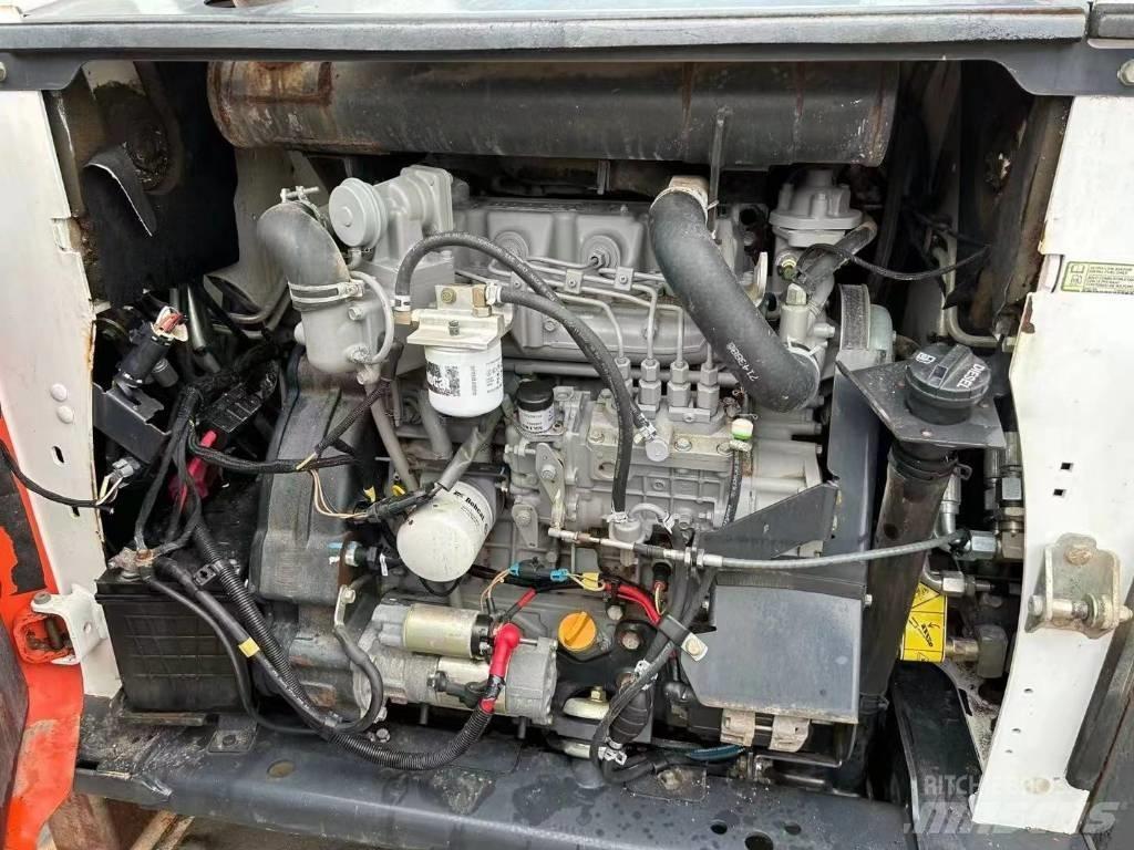 Bobcat S 750 Lietoti riteņu kompaktiekrāvēji
