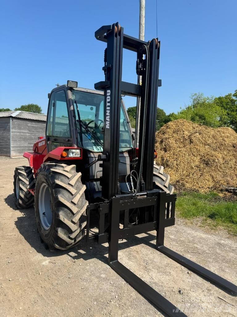 Manitou M 26.4 Apvidus autokrāvējs