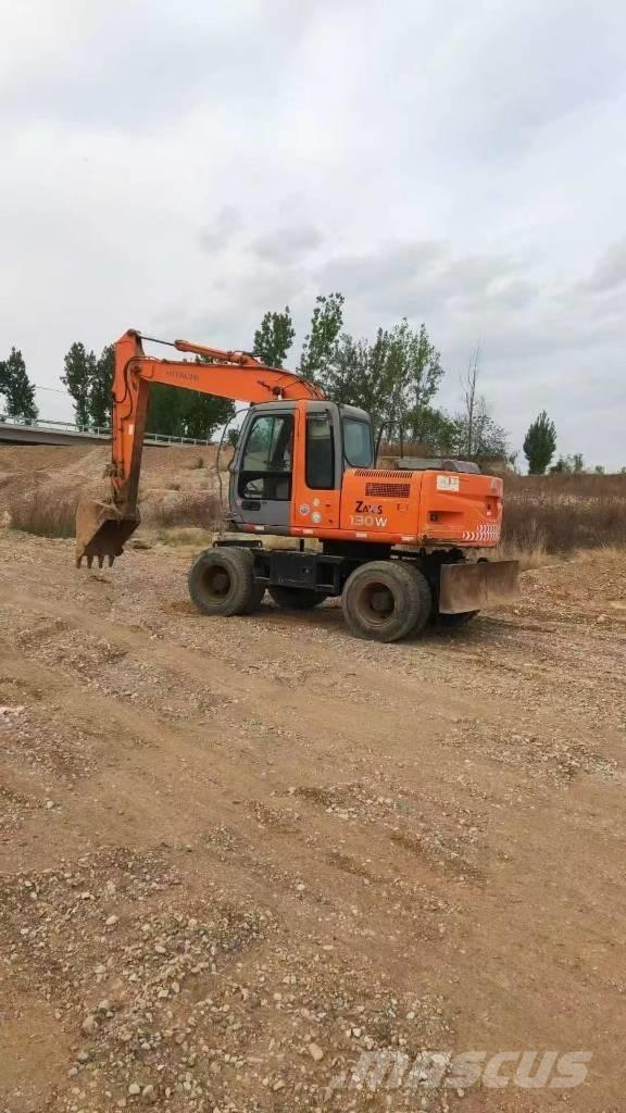 Hitachi ZX130W Ekskavatori uz riteņiem