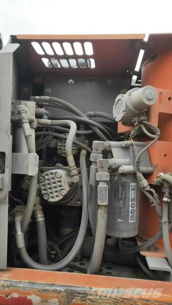Hitachi ZX130W Ekskavatori uz riteņiem