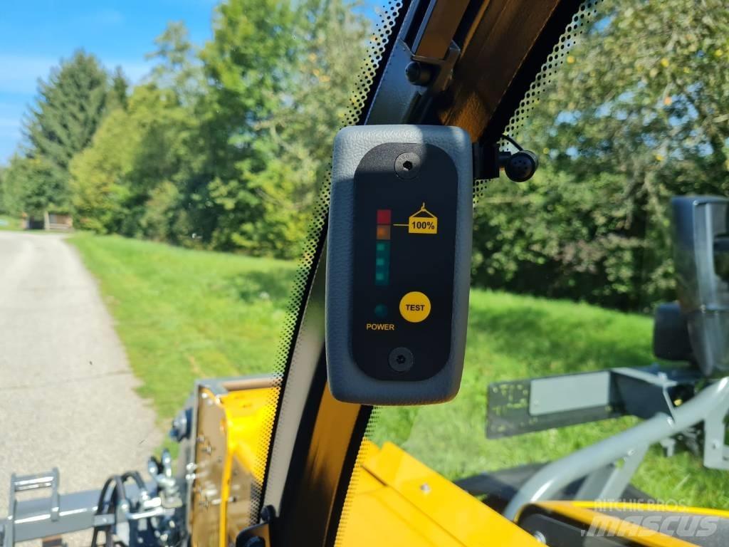 Liebherr T 32-7 Teleskopiskie manipulatori