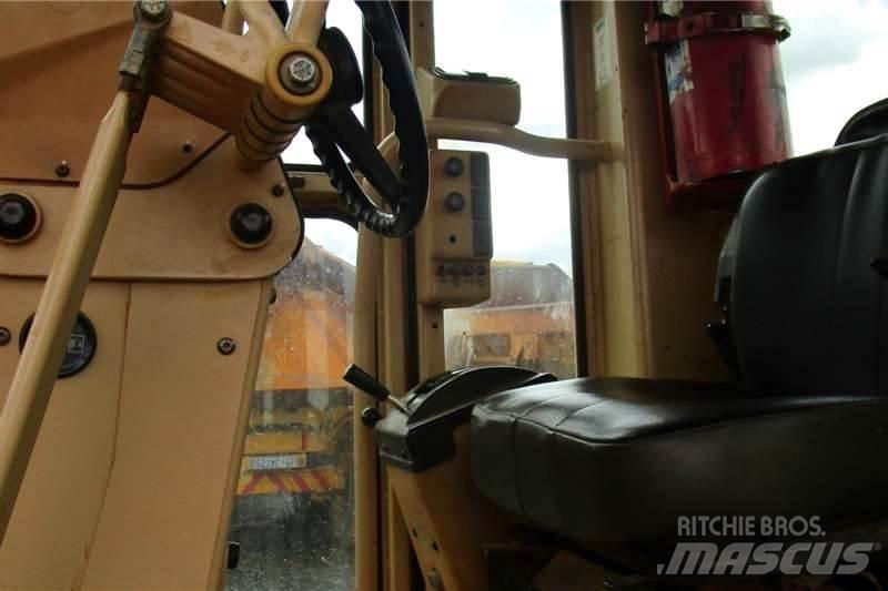CAT 140H Greideri