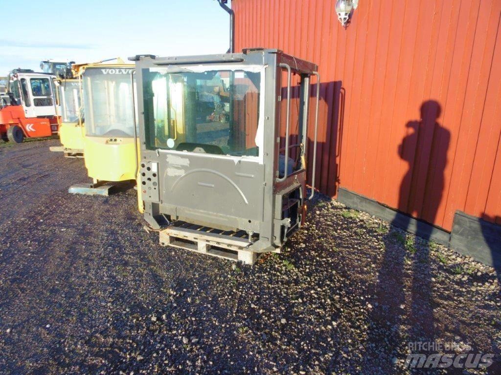  Hytt Volvo L60F Kabīnes un interjers