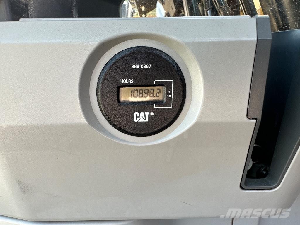 CAT 320FL Kāpurķēžu ekskavatori