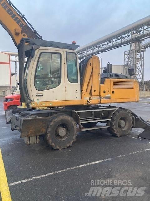 Liebherr 924C-LI Ekskavatori uz riteņiem