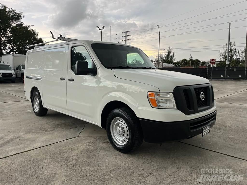 Nissan NV Furgons