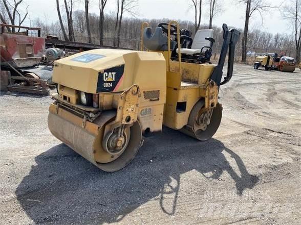 CAT CB24 Vienvalča grunts veltņi