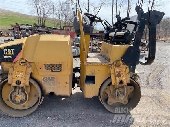CAT CB24 Vienvalča grunts veltņi