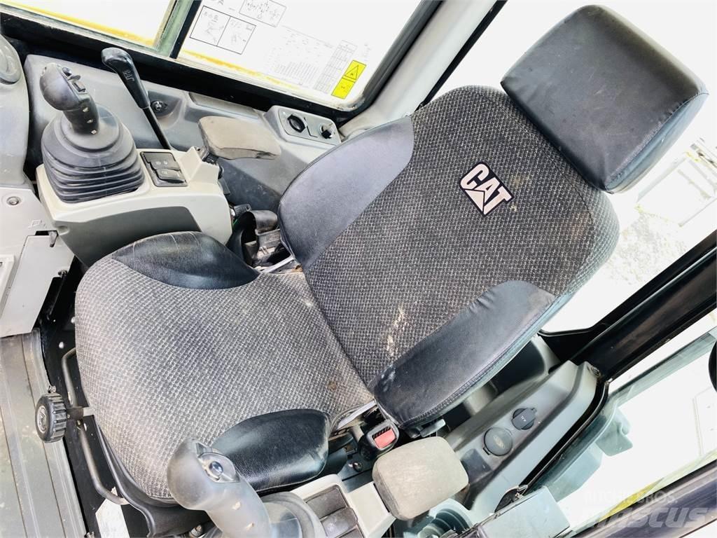 CAT 305E2 Vidēja lieluma ekskavatori 7 t - 12 t