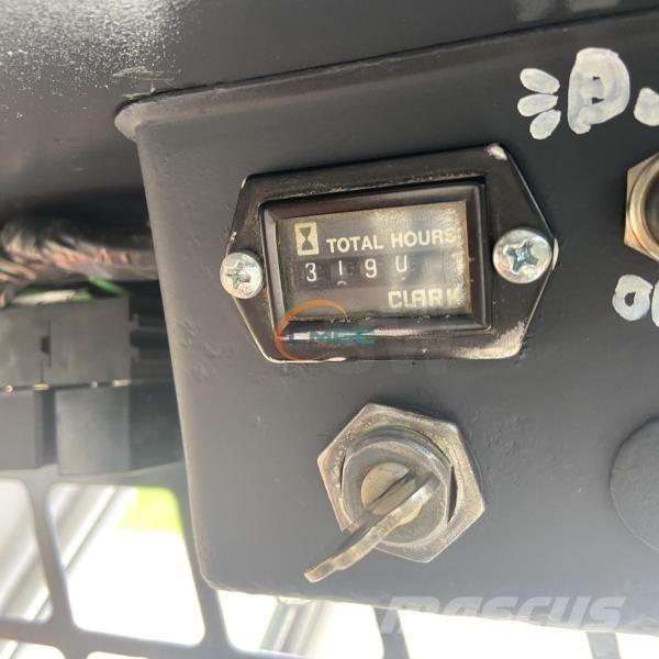 Bobcat 310 Iekrāvēji uz riteņiem