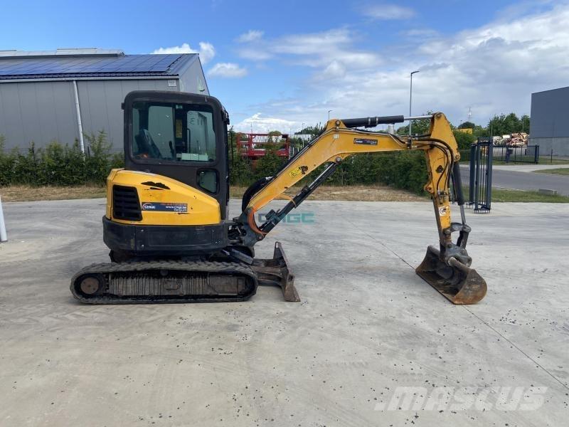 Bobcat E 35 Ekskavatori uz riteņiem
