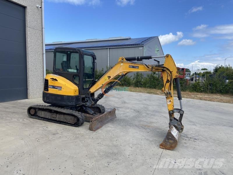 Bobcat E 35 Ekskavatori uz riteņiem