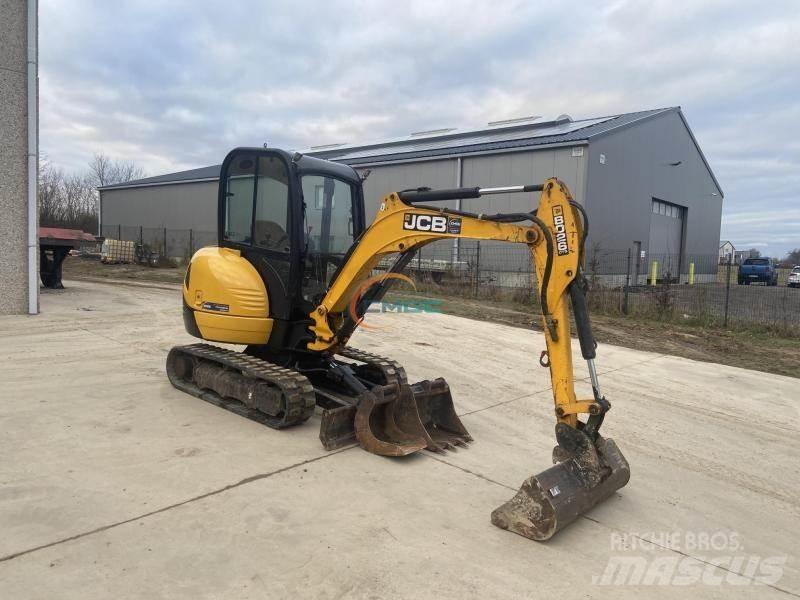 JCB 802 Ekskavatori uz riteņiem