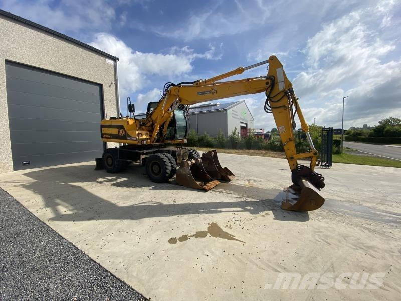 JCB JS145W Ekskavatori uz riteņiem