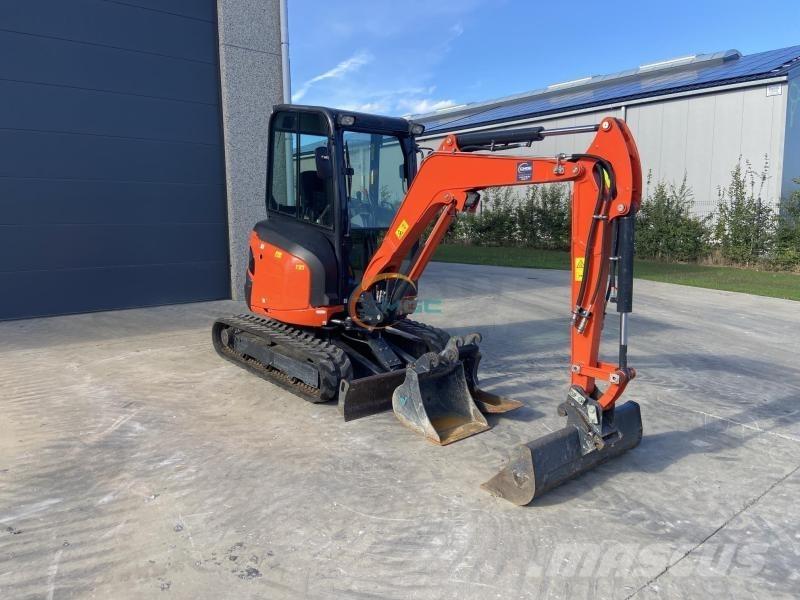 Kubota U27-4 HI Ekskavatori uz riteņiem