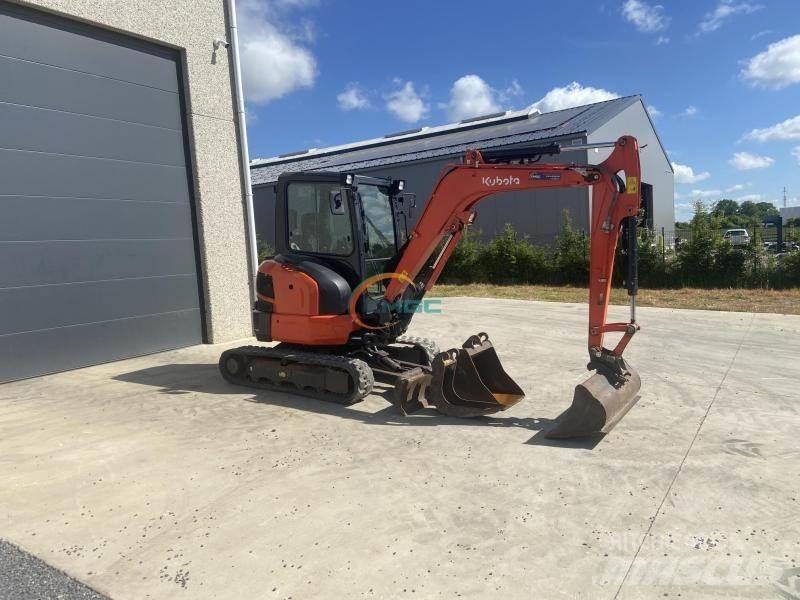 Kubota U36-4 Ekskavatori uz riteņiem