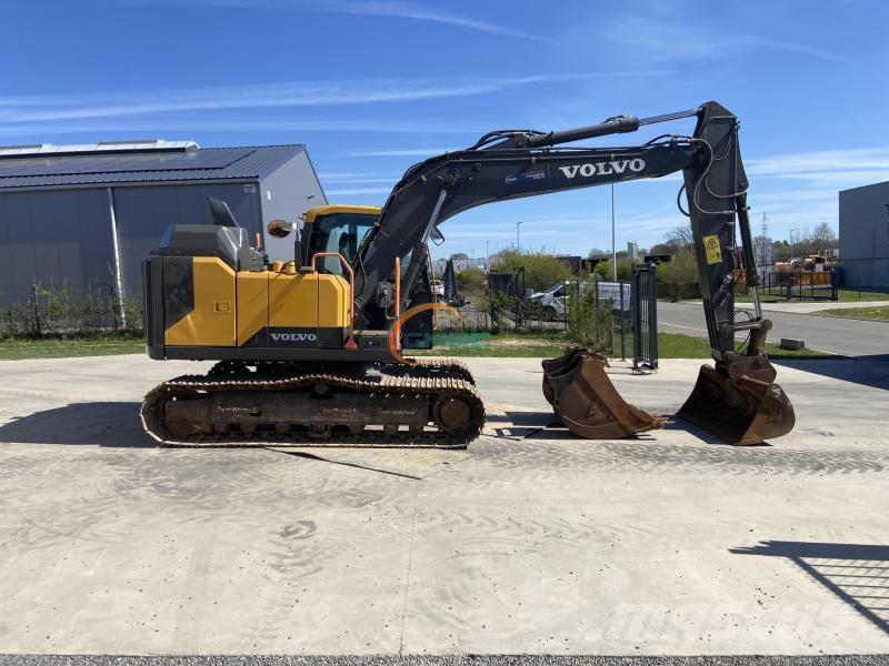 Volvo L 40 Ekskavatori uz riteņiem
