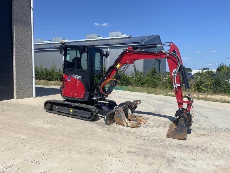 Yanmar VIO38-6 Ekskavatori uz riteņiem