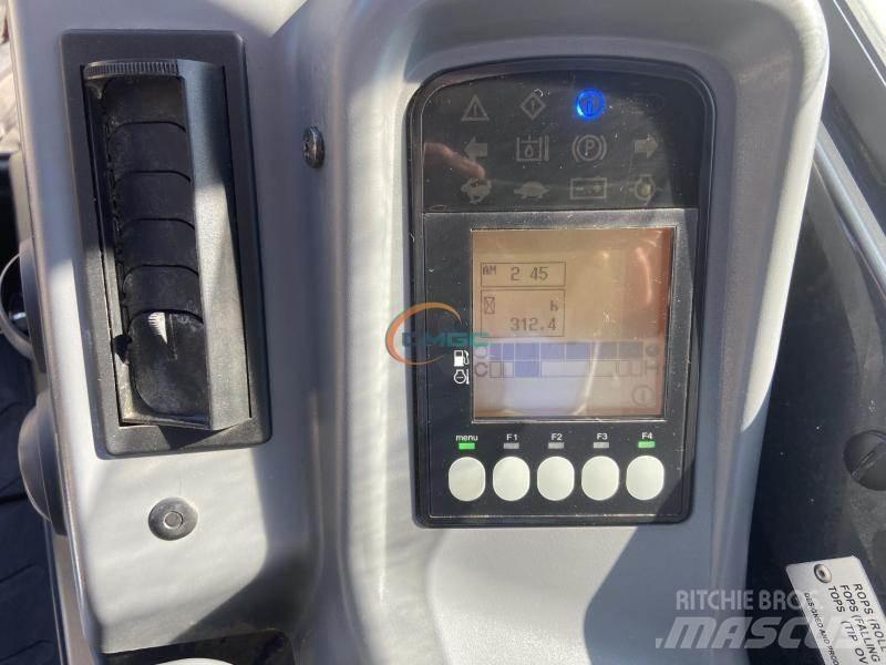 Yanmar VIO38-6 Ekskavatori uz riteņiem
