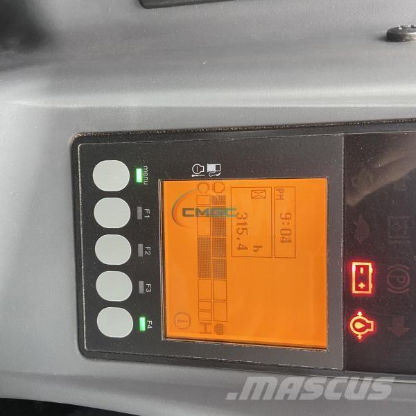 Yanmar VIO38-6 Ekskavatori uz riteņiem