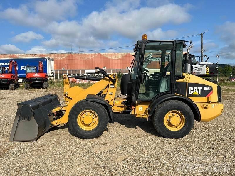 CAT 906H Iekrāvēji uz riteņiem