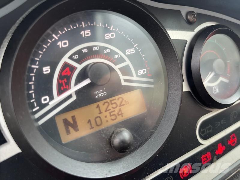 Manitou MT 732 Teleskopiskie manipulatori