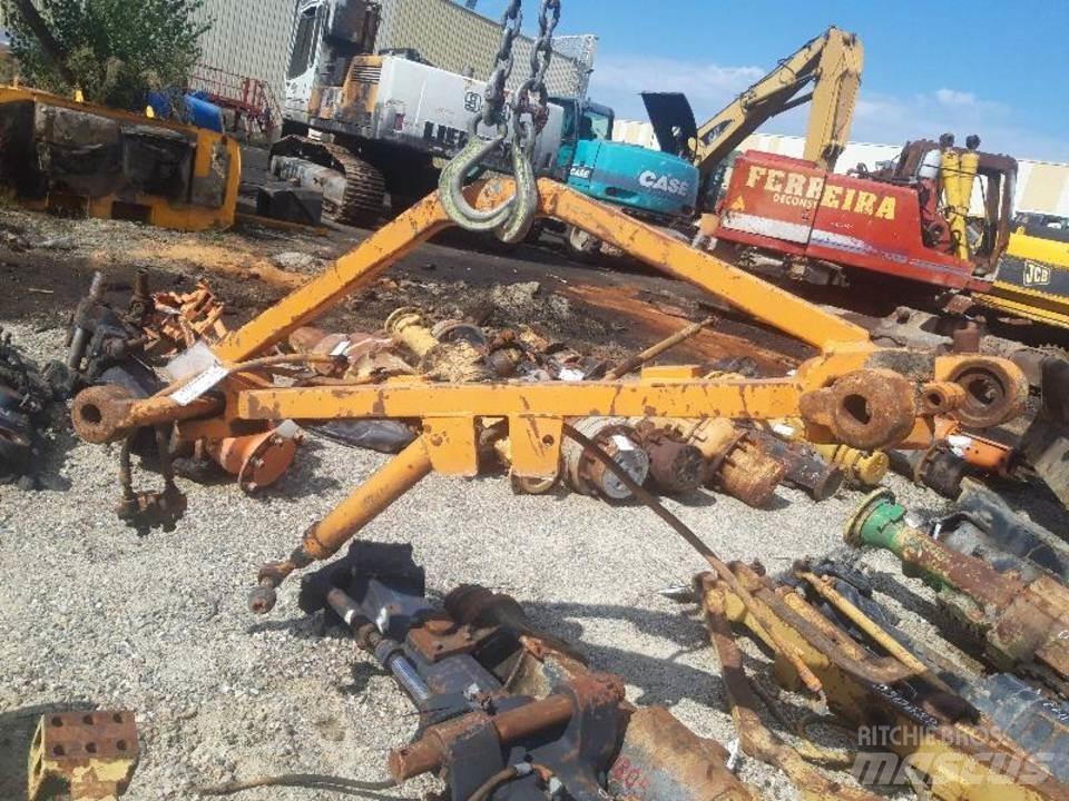 CAT 12G Sliedes, ķēdes un šasija