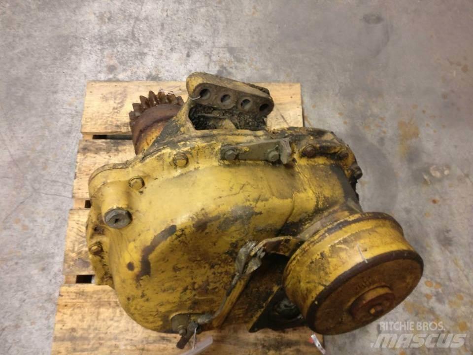 CAT 225 Transmisija