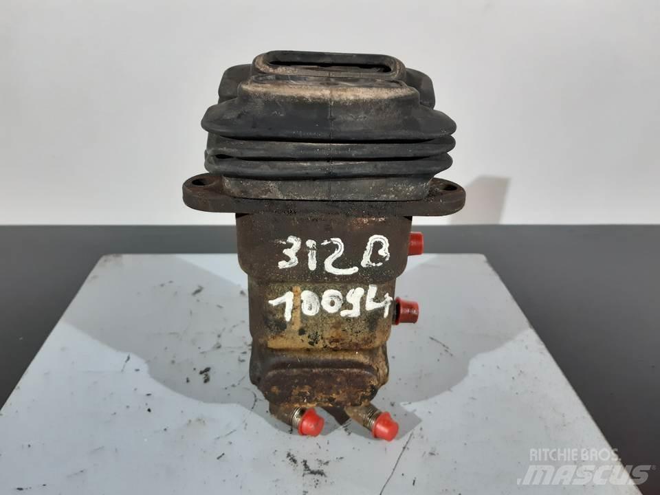 CAT 312B Kabīnes un interjers