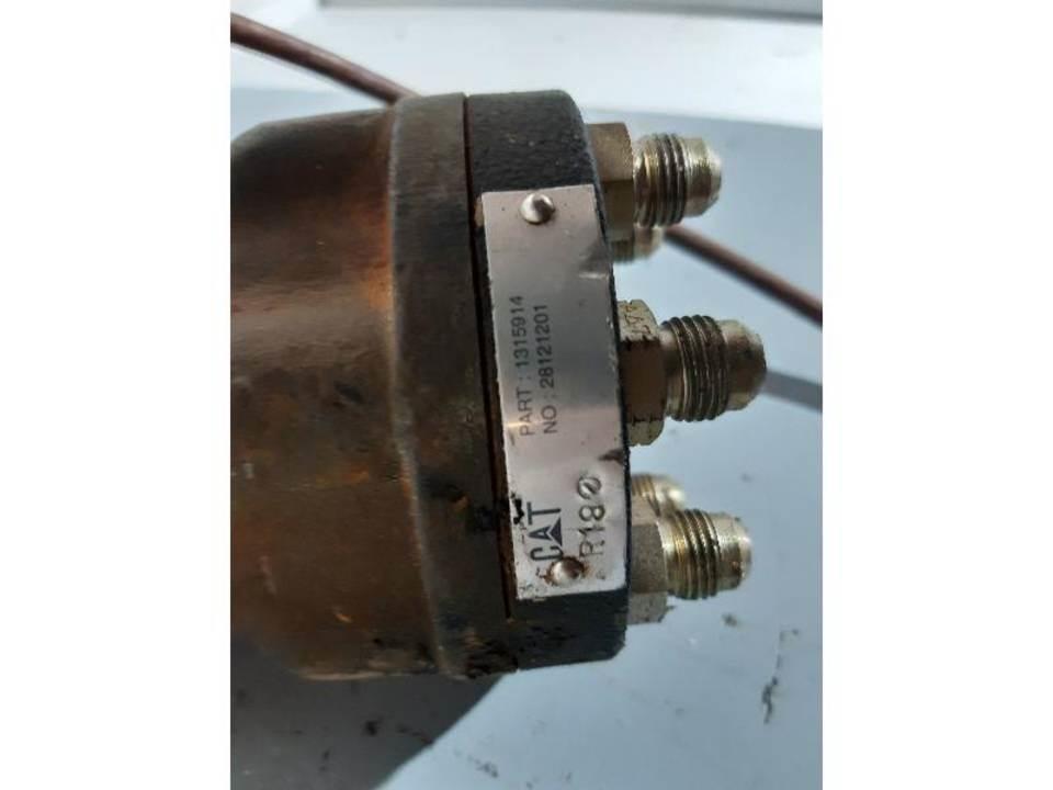 CAT 315B Kabīnes un interjers