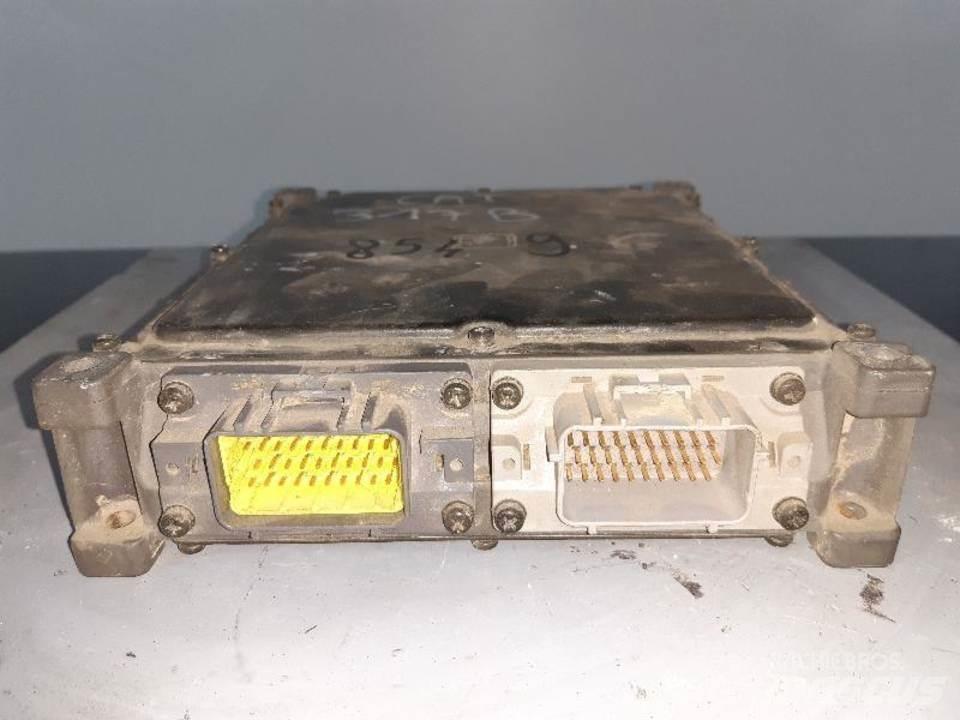 CAT 317B Kabīnes un interjers