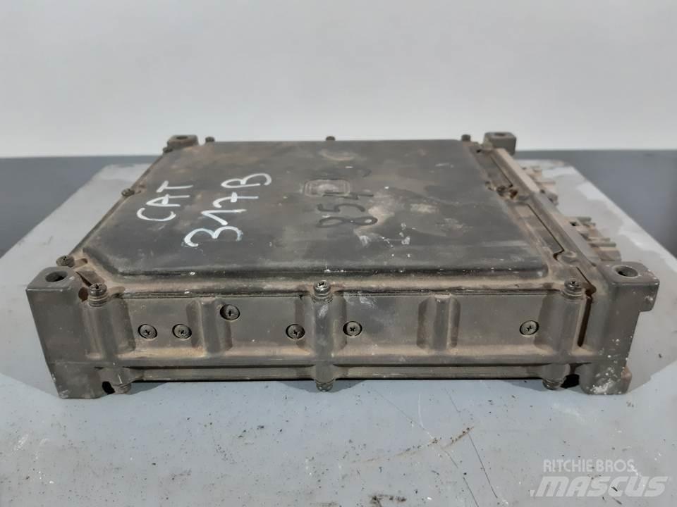 CAT 317B Kabīnes un interjers