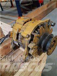 CAT 318B Dzinēji