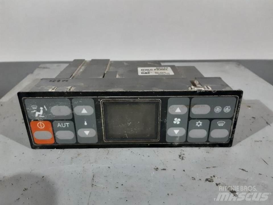 CAT 318C Kabīnes un interjers