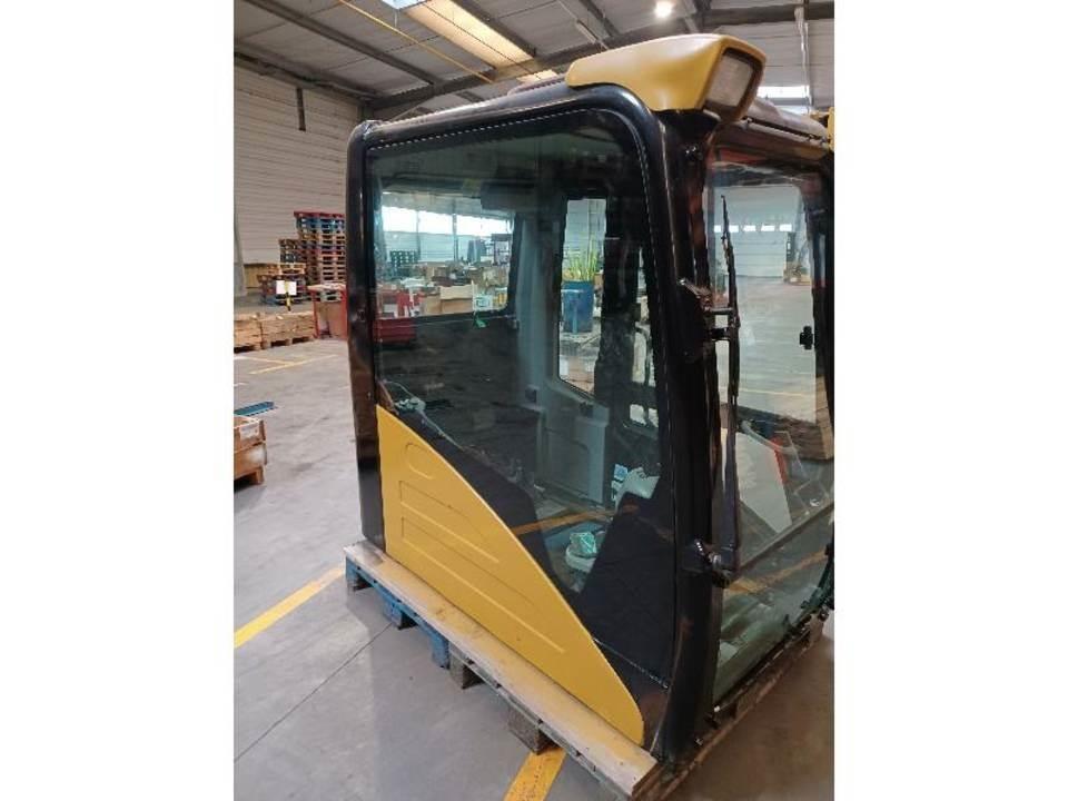 CAT 320DL Kabīnes un interjers