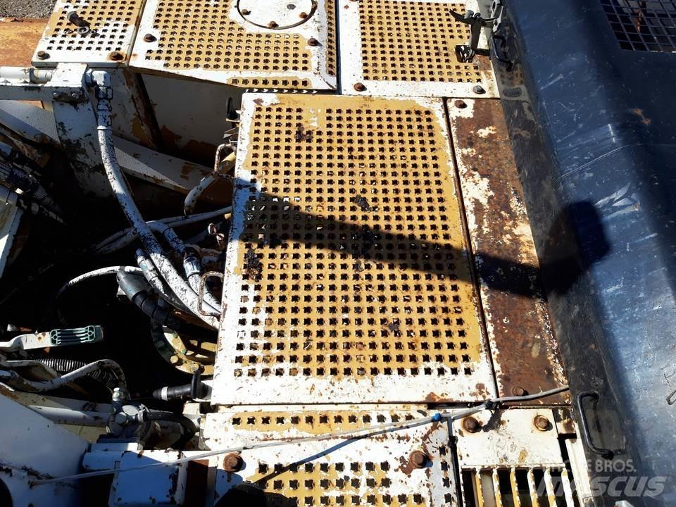CAT 325LN Kabīnes un interjers