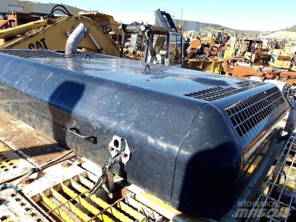 CAT 325LN Kabīnes un interjers