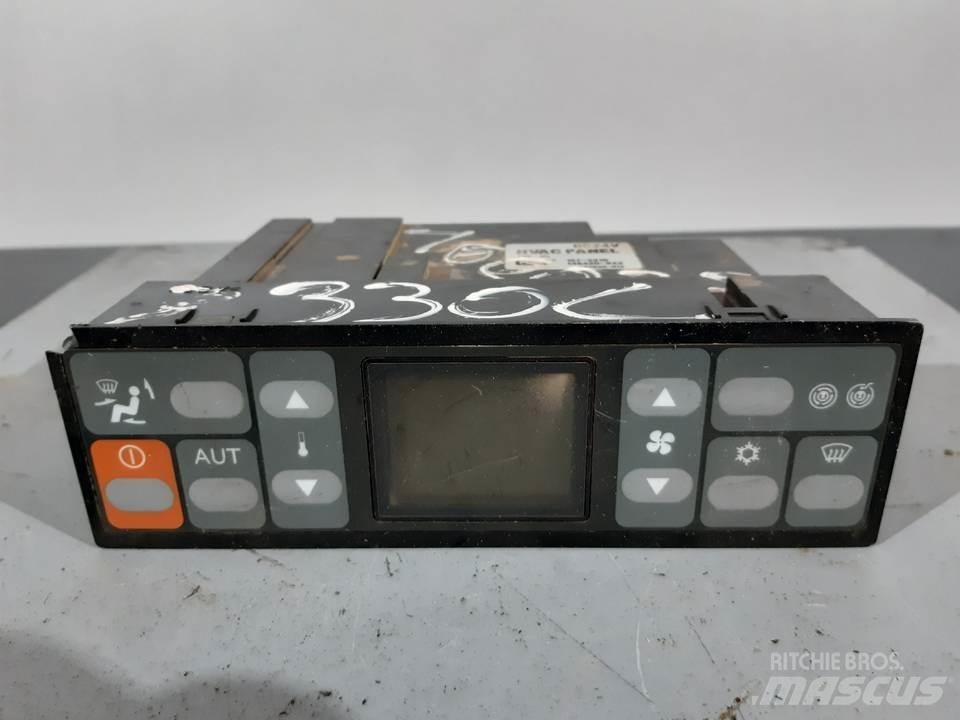 CAT 330C Kabīnes un interjers