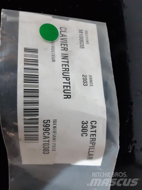 CAT 330C Kabīnes un interjers