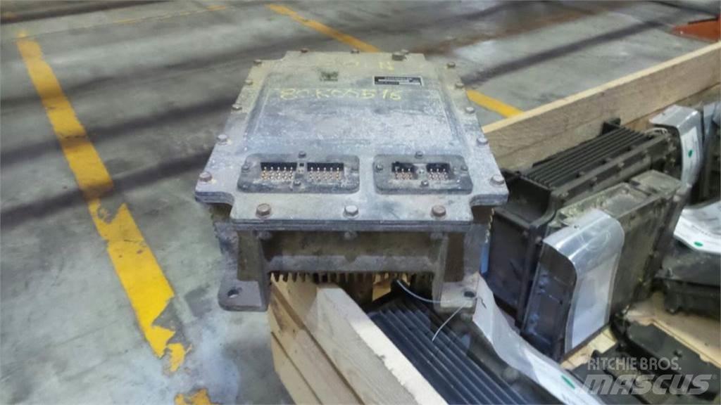 CAT 330L Kabīnes un interjers