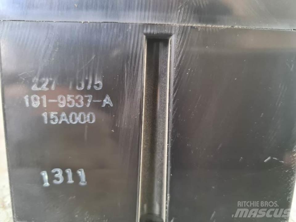 CAT 336DL Kabīnes un interjers