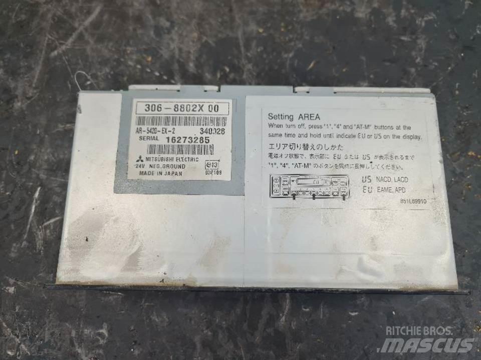CAT 336DL Kabīnes un interjers
