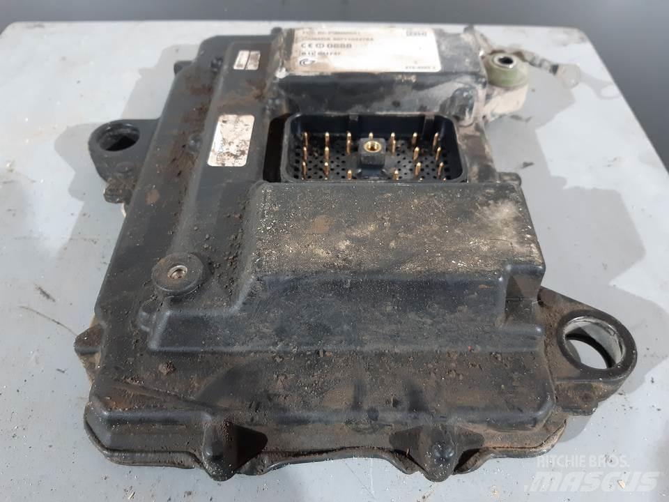 CAT 345C Kabīnes un interjers