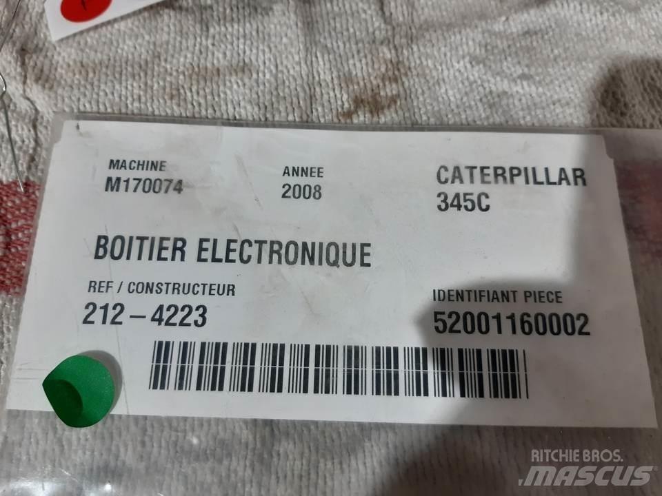 CAT 345C Kabīnes un interjers
