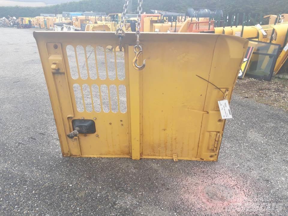 CAT 345C Kabīnes un interjers