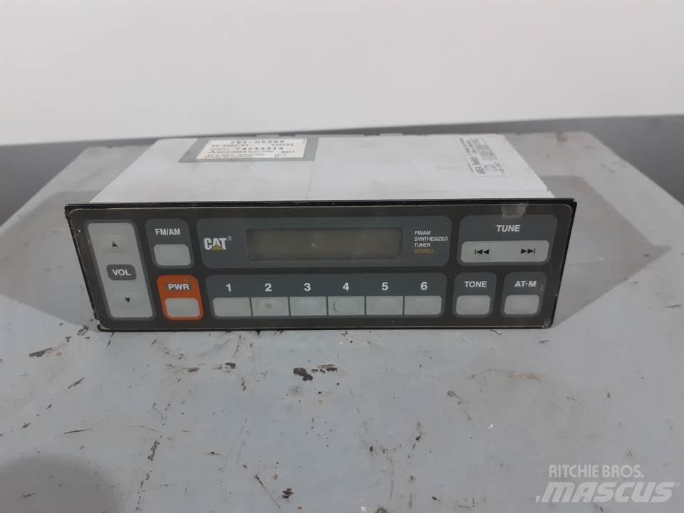 CAT 345C Kabīnes un interjers