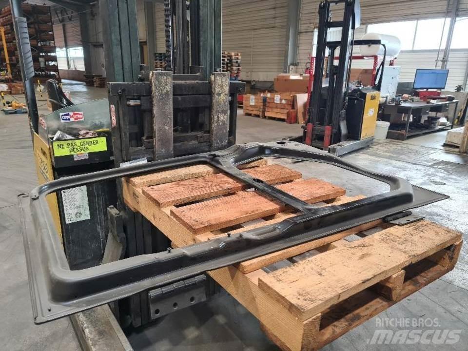 CAT 345D Kabīnes un interjers