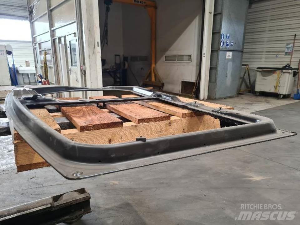 CAT 345D Kabīnes un interjers