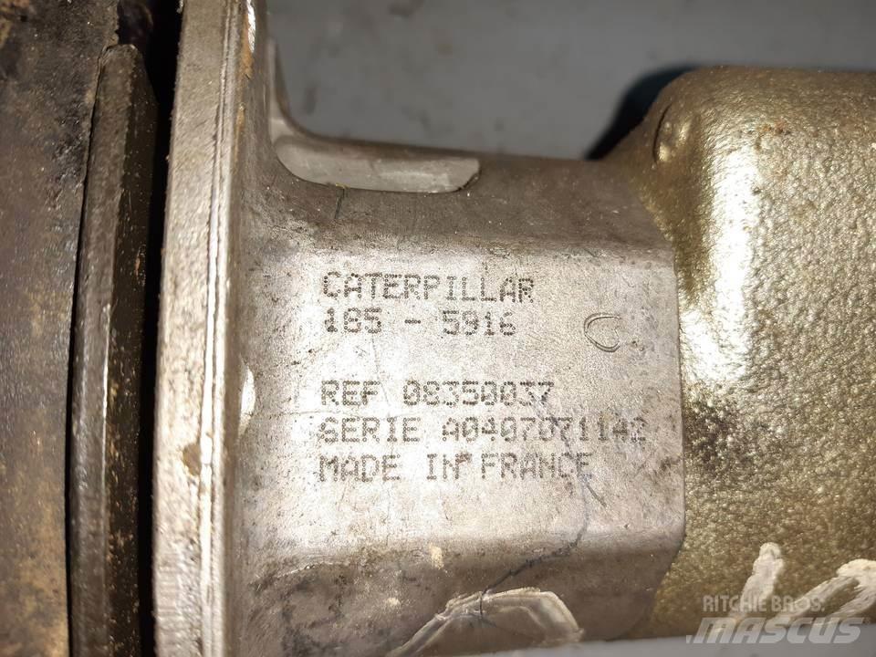 CAT 432D Kabīnes un interjers
